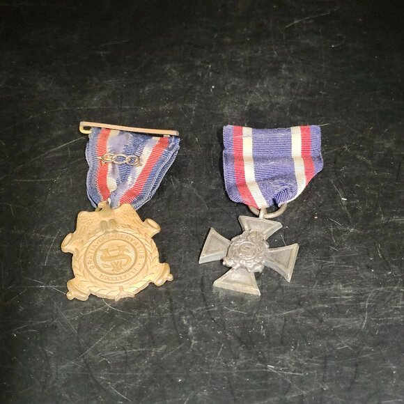 2 Civil War Union Medals Sons Of Union Veterans Fraternity Antique SUVCW Bronze - Picture 1 of 16